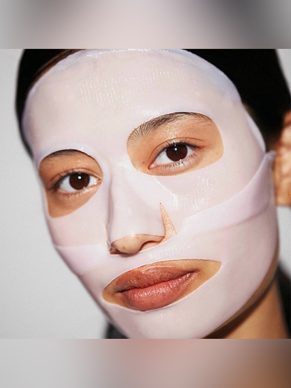 LOOPS Double Take Glow Hydrogel Face Mask - Picture 5 of 6